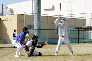 オールプレーヤーズの選手のバッティング、キャッチャーは安部ちゃん